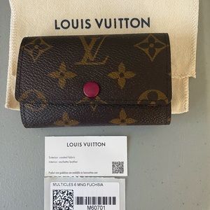 AUTHENTIC Louis Vuitton 6 Key Holder